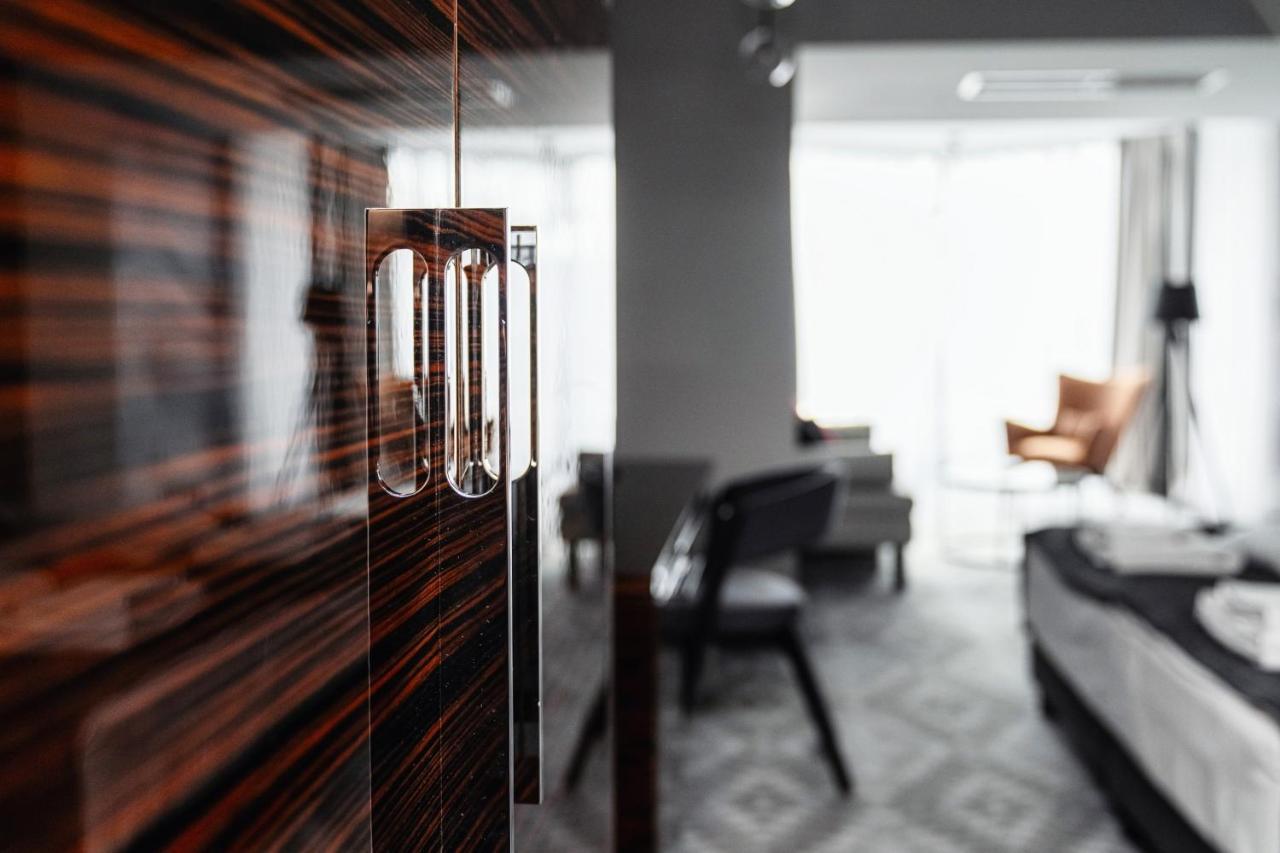 Rysy Boutique Hotel Закопане Экстерьер фото A high gloss finish on a kitchen cabinet